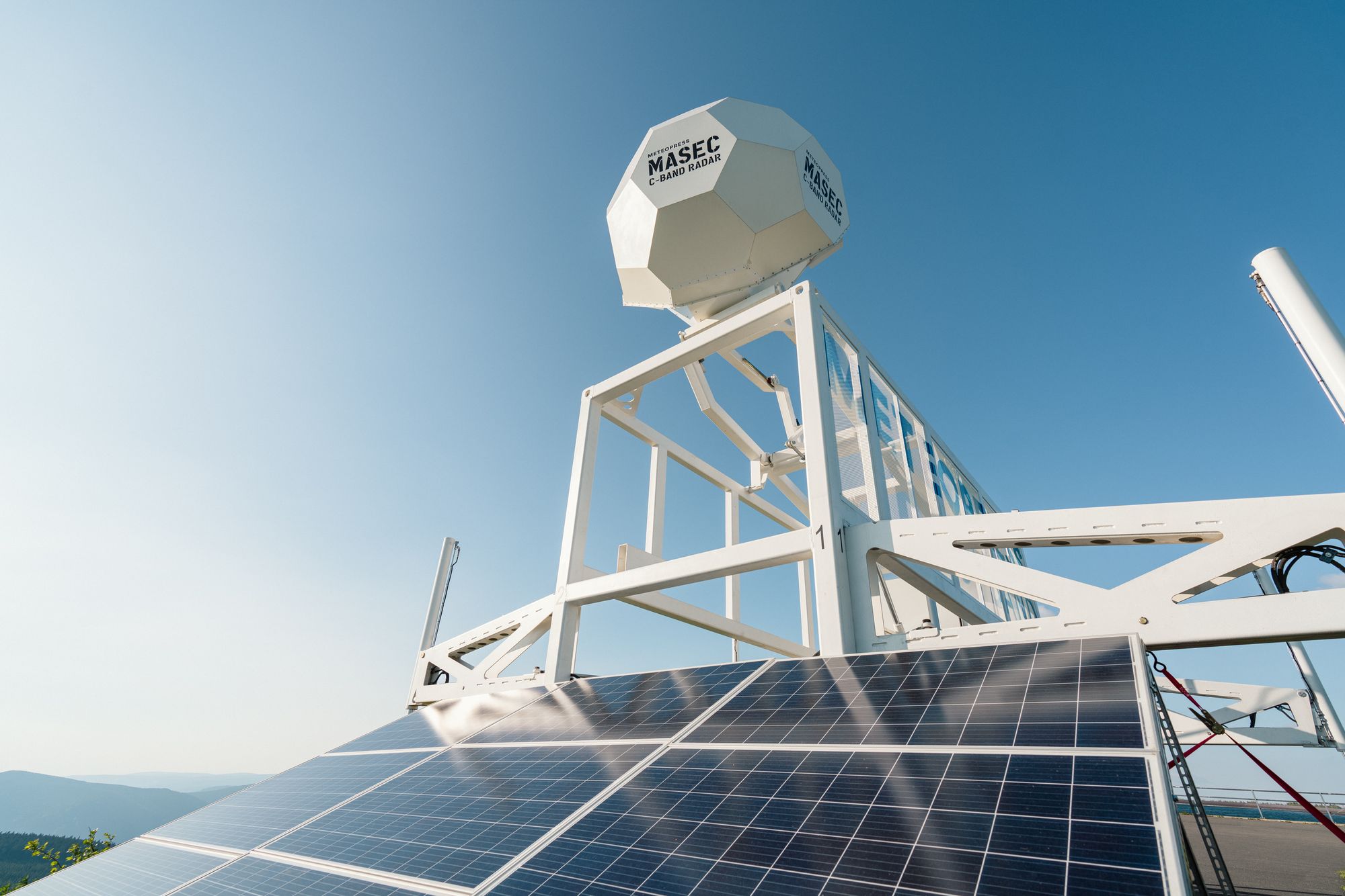 Revolutionizing Radar Operations: Meteopress's Successful Off-Grid Field Test of MASEC Radar