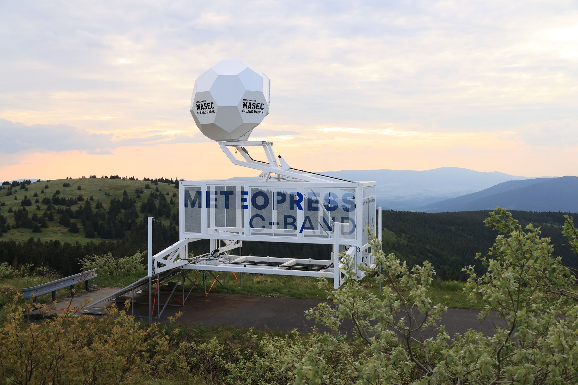 Revolutionizing Radar Operations: Meteopress's Successful Off-Grid Field Test of MASEC Radar